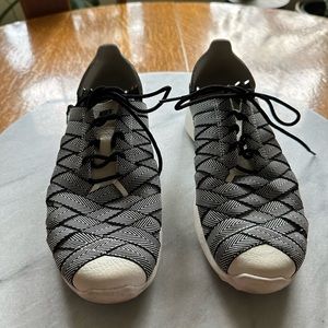 Nike Ribbon Shoes